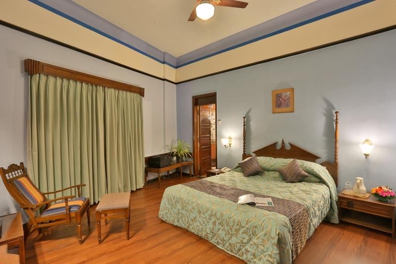 Hotel Mandovi Панаджи Экстерьер фото