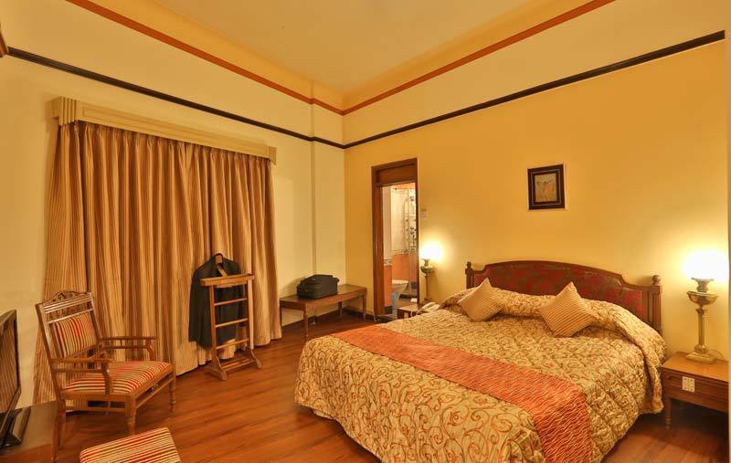 Hotel Mandovi Панаджи Экстерьер фото