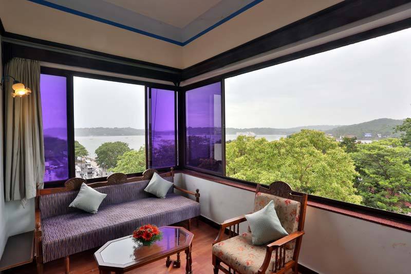 Hotel Mandovi Панаджи Экстерьер фото